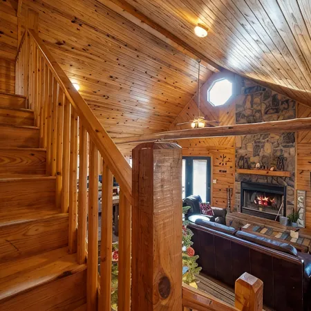 Excellent location! Water view from porch, short drive to Lake and Beavers Bend! Отели в г. Брокен Боу