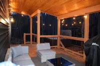 Lazy Bear - HotTub, Pet Friendly, Firepit, Game Room,Private home close to AVL.