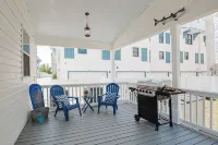 Designer Home for 8 Walk to Downtown Dunedin and Waterfront Pets Ok