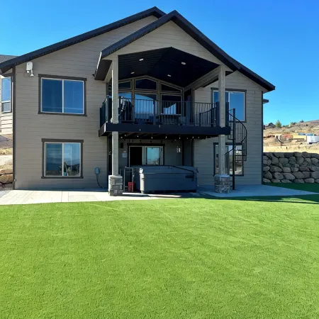 NEW Bear Lake home minutes from Garden City, GORGEOUS views, and Private Hot Tub