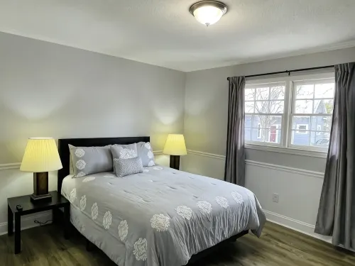 Apt. near Downtown Greenville (2BR/1BA, 3 beds) - Homestays