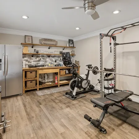 Cozy Private Basement w/ Pool & Workout