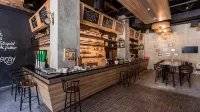 Dalton Hotel Makassar - bar