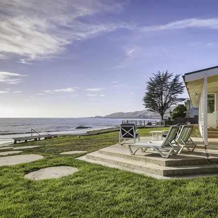 Sunrise to Sunset Views • Cayucos Beachfront Home