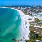 3Br Retreat w/ Private Fence Yard • 16 Min to Siesta Key - Homestays