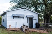 Farmhouse bed and bath with pool and hot tub - 3-Star