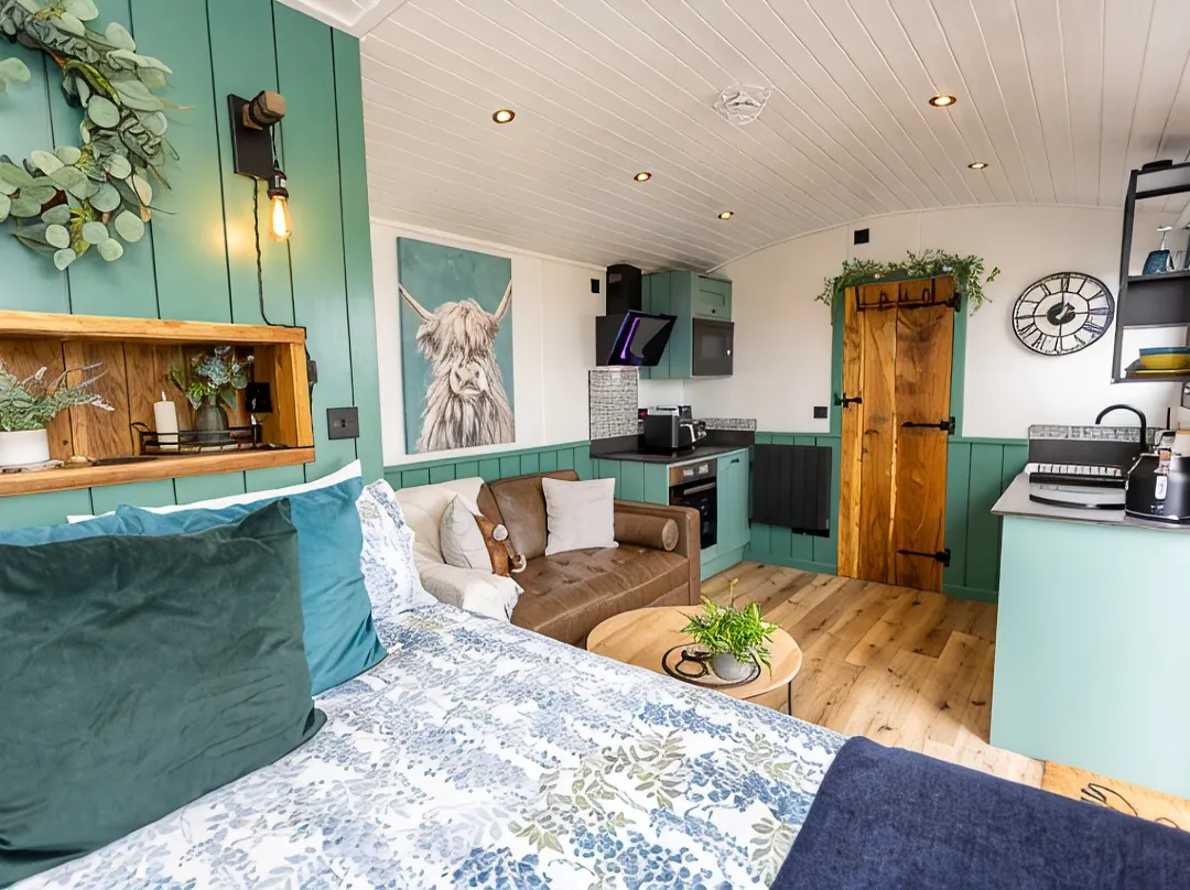 Willows Rest - 1 Bed Shepherd's Hut - Pentlepoir - Pays de Galles