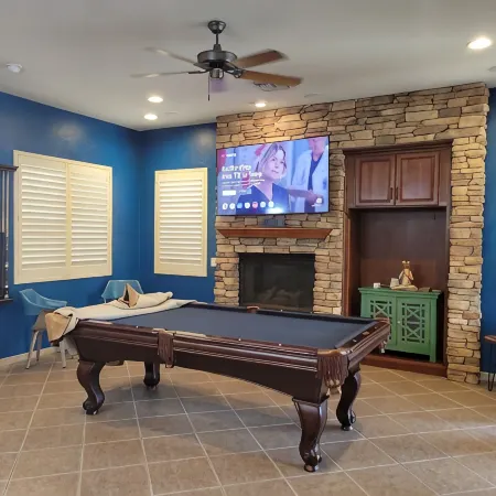 Beautiful quiet AZ getaway with heated pool, pool table, 2 king beds+ STR0000361