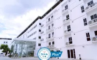 The White Hotel by Charoensri - 3-Star
