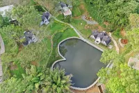 Grace Hill Villa Lubuk Minturun - مسبح