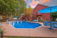 KC Backyard Vacation - Homestay