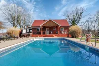 Pickle Hill - pool, pickleball court, sauna, near Hocking Hills, sleeps 10! - Wifi