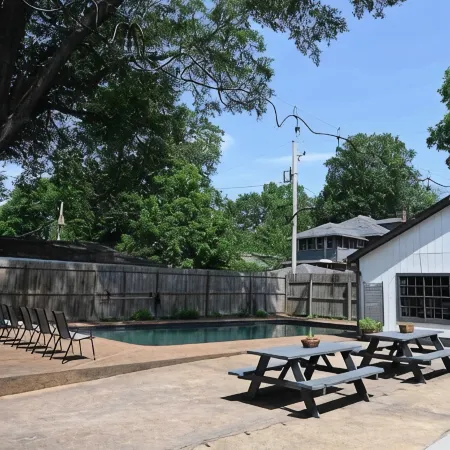 4 Bedroom Memphis Historic Home and Summer In-ground Swimming Pool