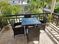 Affordable Luxury Two Bedroom Two Bathroom Apartment With Private Pool - balcony