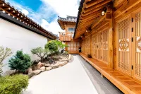 Gyeongju Nuribom Hanok Stay - 2-Star