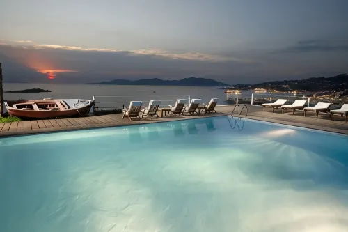 Tharroe of Mykonos Boutique Hotel