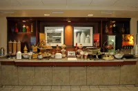 Hampton Inn Lacrosse/Onalaska - breakfast