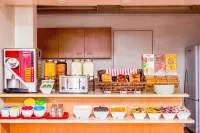 Coffs Harbour Budget Stay - breakfast