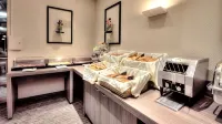 Hotel & Aparthotel Casteau Resort Mons Soignies - Breakfast