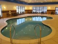 Holiday Inn Express & Suites WHEELING by IHG - Swimmingpools