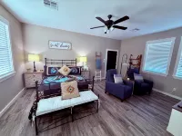 Charming 3-bedroom house with fitness room and AC in Bandera - 4-Star