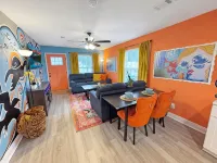 The Gulfport Muse-Artistic Getaway-Walk to Beach- Firepit! - Boutique
