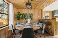 2BR/2BA Cozy Cabin in Big Bear w/Private Fence, Arcade, Spa, Near Forest & Lake - شاليه