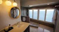 Island View Retreat - Stunning Ocean Views! - balcon