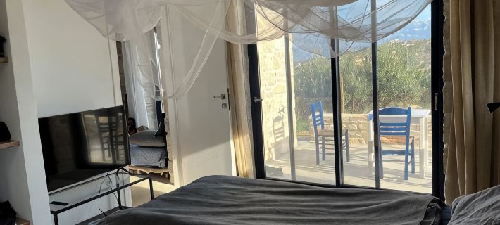 Quiet house in southern Crete, picturesque sea and mountain views, beach within walking distance Hotels in Faistos
