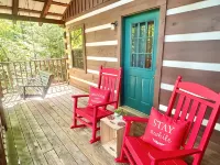 Peaceful, extremely clean Treehouse  cottage 10 min. from National Park entrance