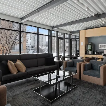 "Joy of Evanston" 1BDR, KING EXEC Suite, pool+Gym