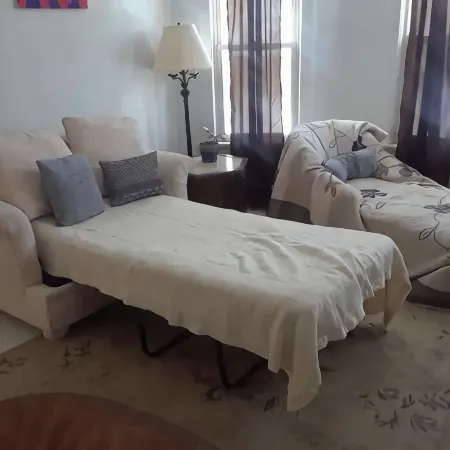 Cozy 1 Bedroom in Highland Square, pets welcome!!