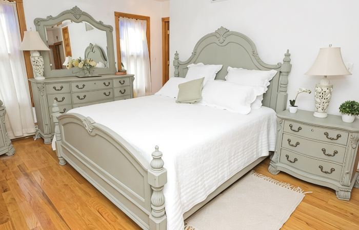 Victorian Beachside Apartment