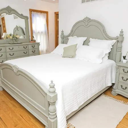 Victorian Beachside Apartment