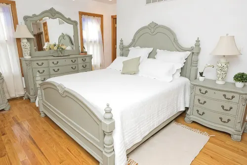 Victorian Beachside Apartment