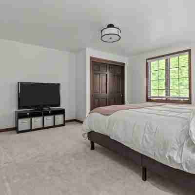 Indoor Pool&Hot tub, Game Room, Sauna, Movie Room Rooms