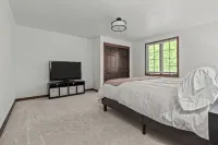 Indoor Pool&Hot tub, Game Room, Sauna, Movie Room - 4-Star