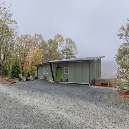 Luxury Bungalow with Mountain Views From Every Room 5 Minutes From Downtown