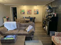 Charming 3 Bedroom House Conveniently Located in Central Lincoln - บังกะโล