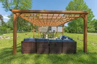 5bd Movie Theater - 7mins to UND - Backyard BBQ - 4-Star