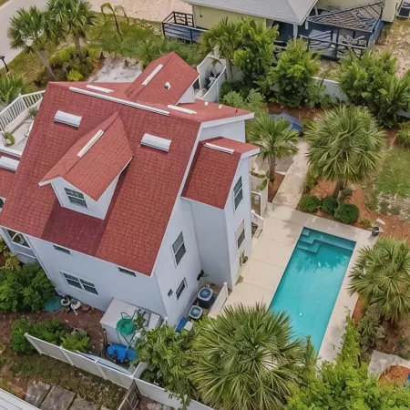 Luxury Beach House, Private Salt Pool. Walk to the Private Beach
