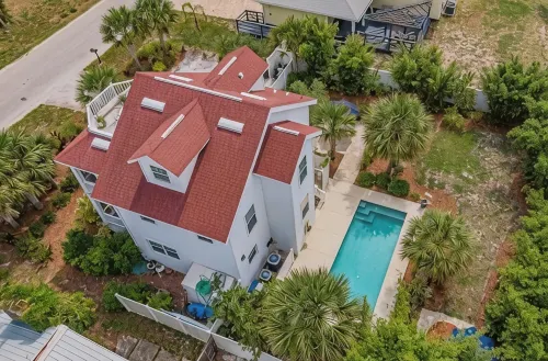 Luxury Beach House, Private Salt Pool. Walk to the Private Beach