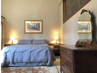 4 BD 2 BA Penthouse Historic Uptown Butte W/ Views