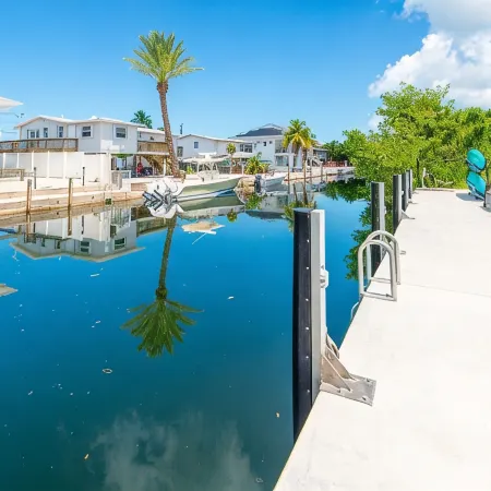 Games Area, Htd Pool/Spa, Kayaks, 4Br/3BA, 75' Dock Deep Canal, Near Beach.