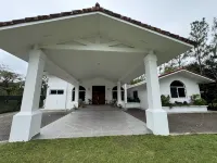 Spacious mountain villa with 5 bedrooms and brand new AC - 4-Star