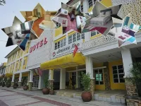 Arwana Inn - parking
