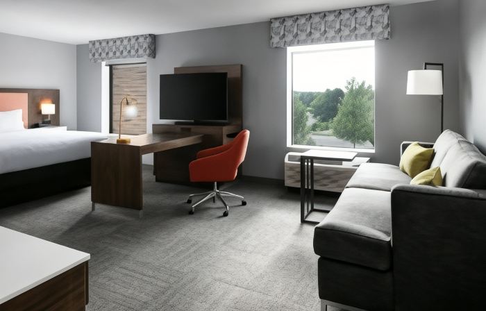 Hampton Inn & Suites West Bend
