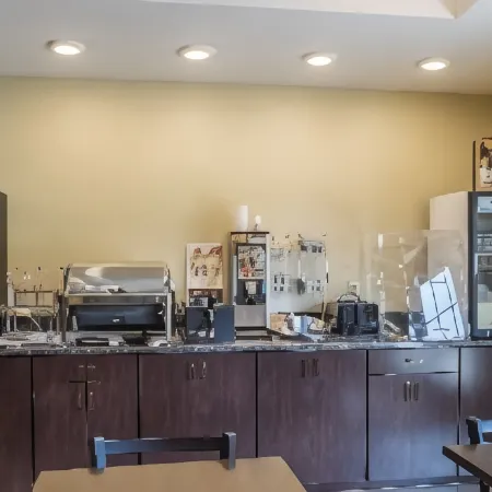Cobblestone Inn & Suites - St Marys