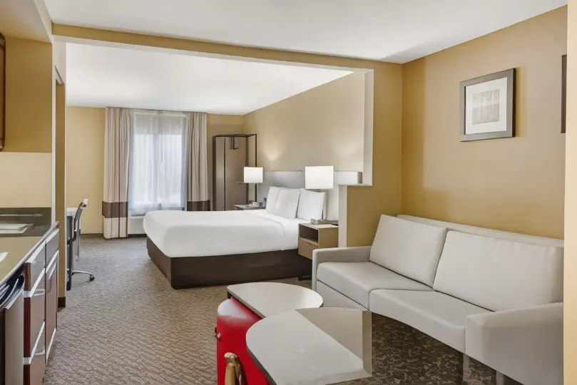 Comfort Inn & Suites Carneys Point