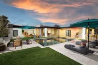 Central Tucson Luxury - Minutes from U of A - Saltwater Pool - Sleeps 10 - สระว่ายน้ำส่วนตัว